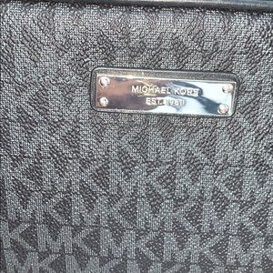 Meet your Posher, Levita